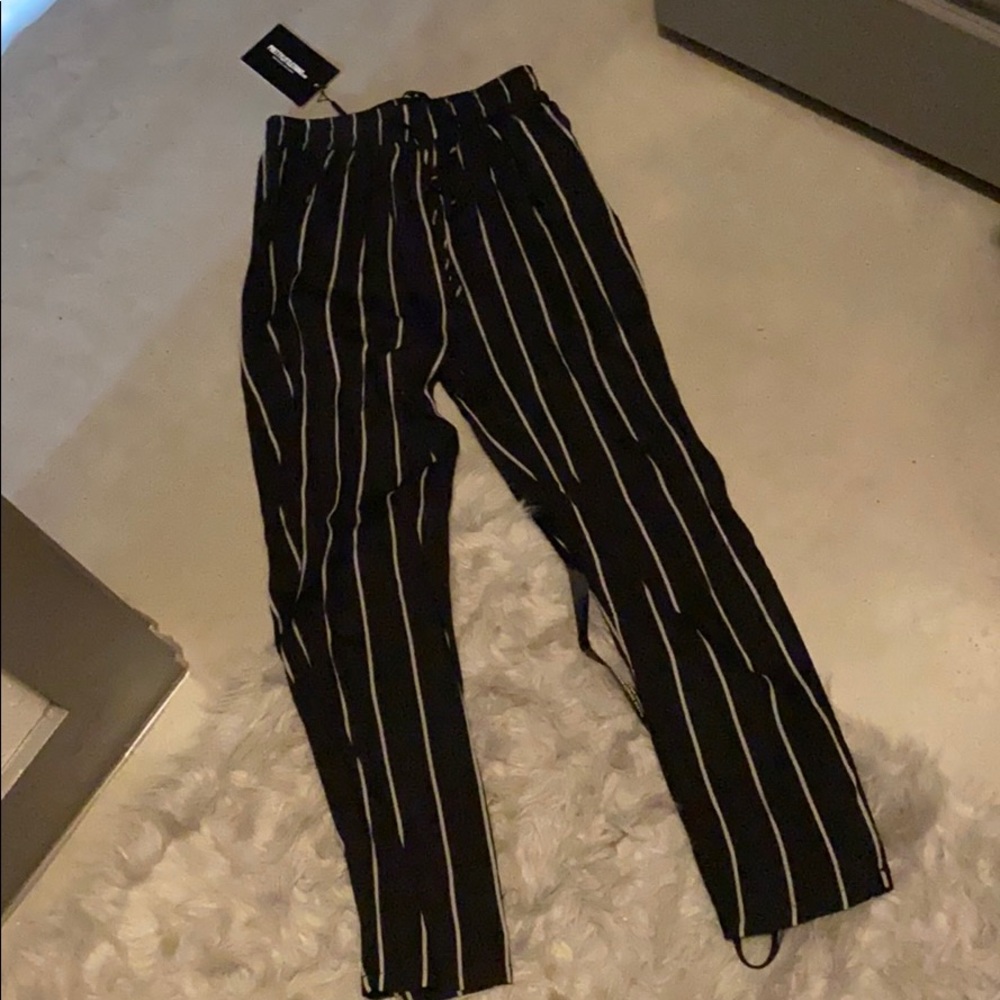 PrettyLittleThing Pants - Picture 2 of 3